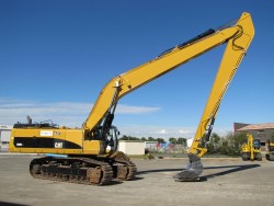 Long reach on Caterpillar 390D