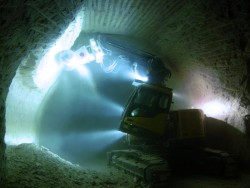 Pelle tunnel sur Volvo ECR305