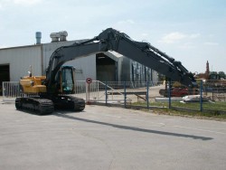 Long reach on Volvo EC180B