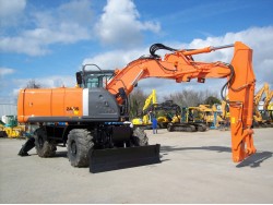 Boom offset on Hitachi...